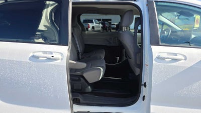 2024 Toyota Sienna LE