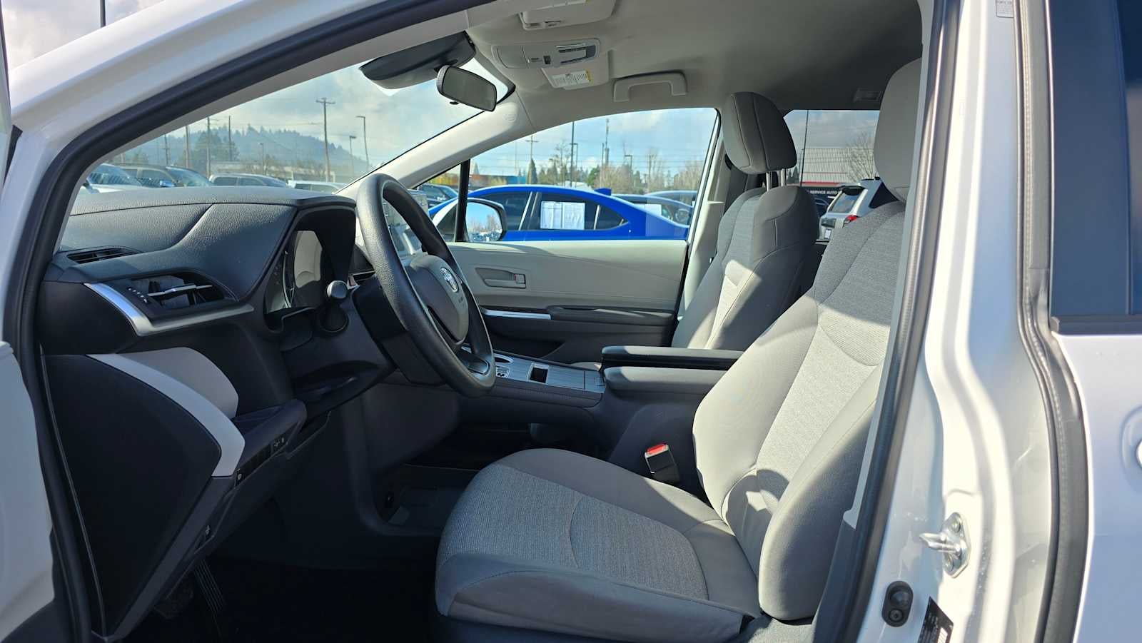 2024 Toyota Sienna LE