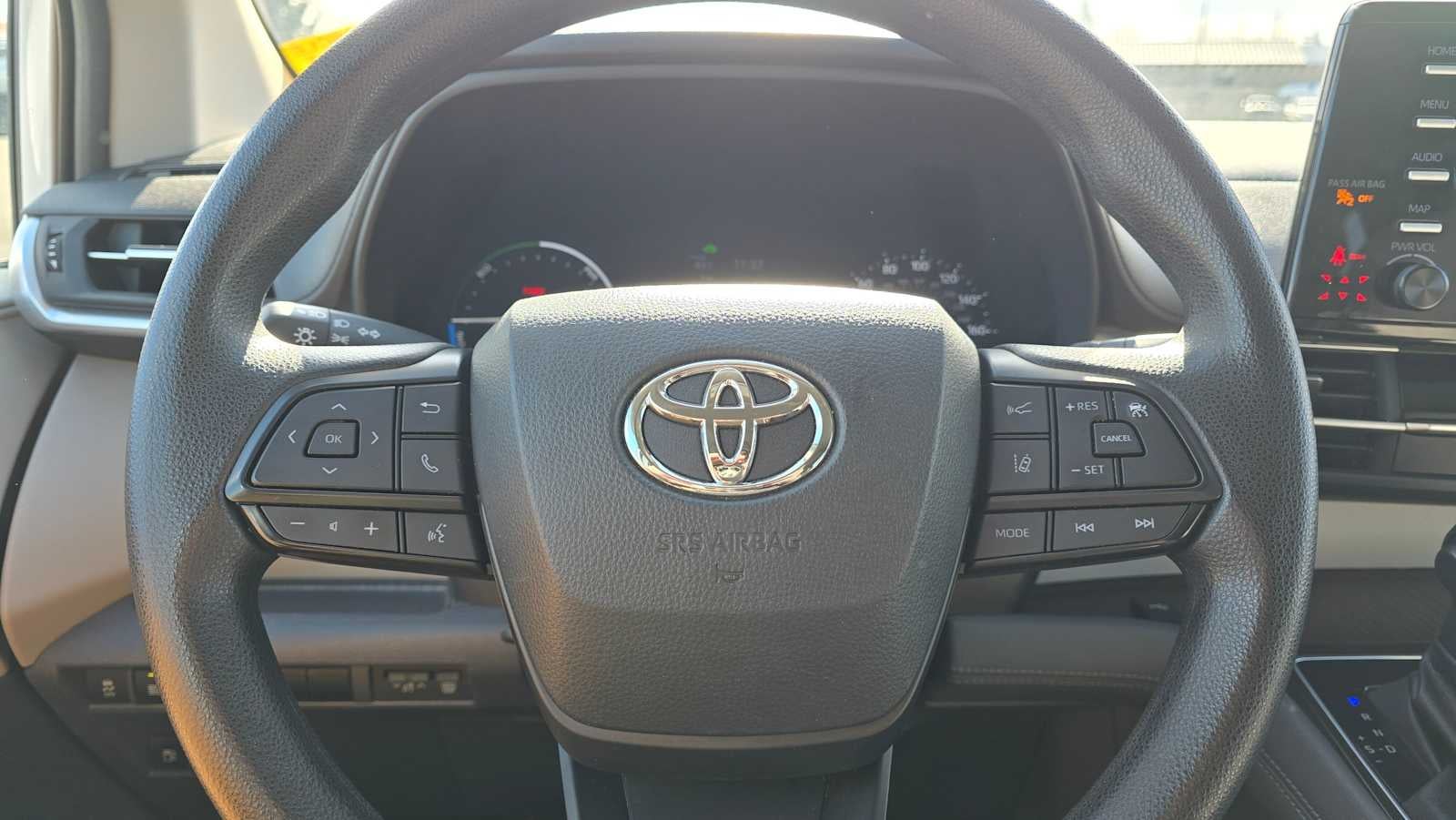 2024 Toyota Sienna LE