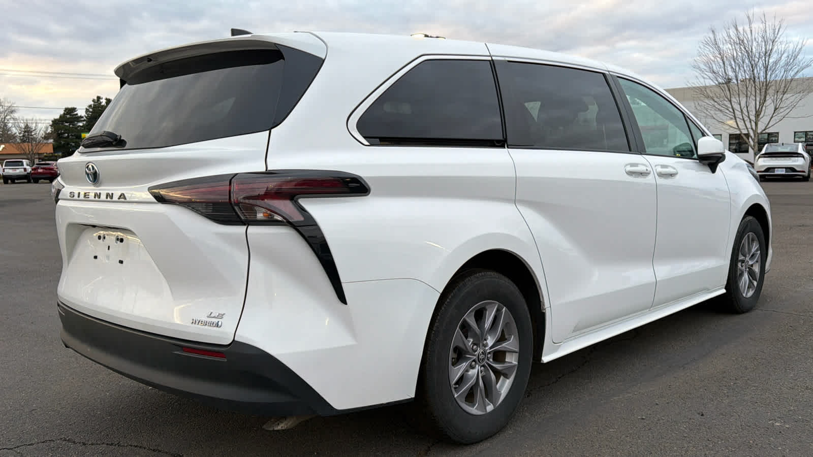 2024 Toyota Sienna LE