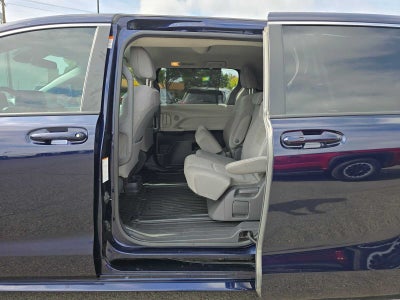 2021 Toyota Sienna LE