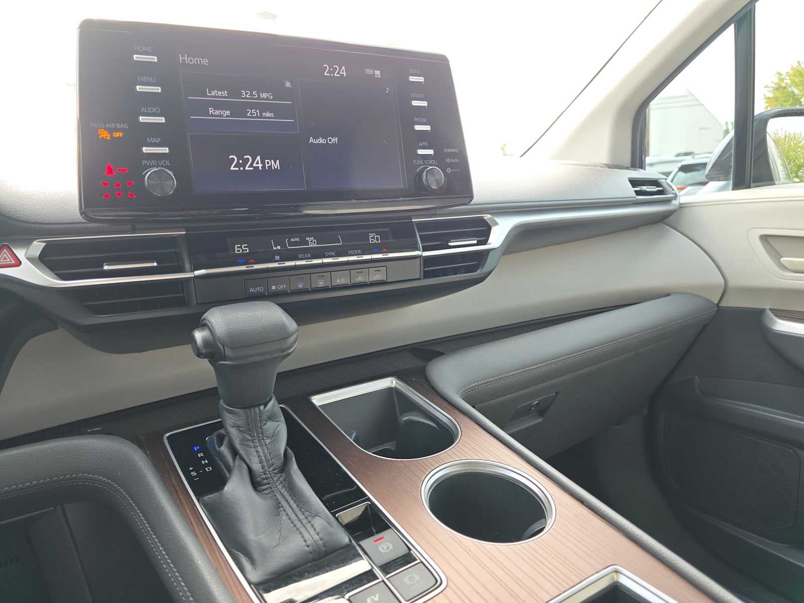2021 Toyota Sienna LE