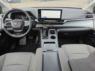 2025 Toyota Sienna XLE