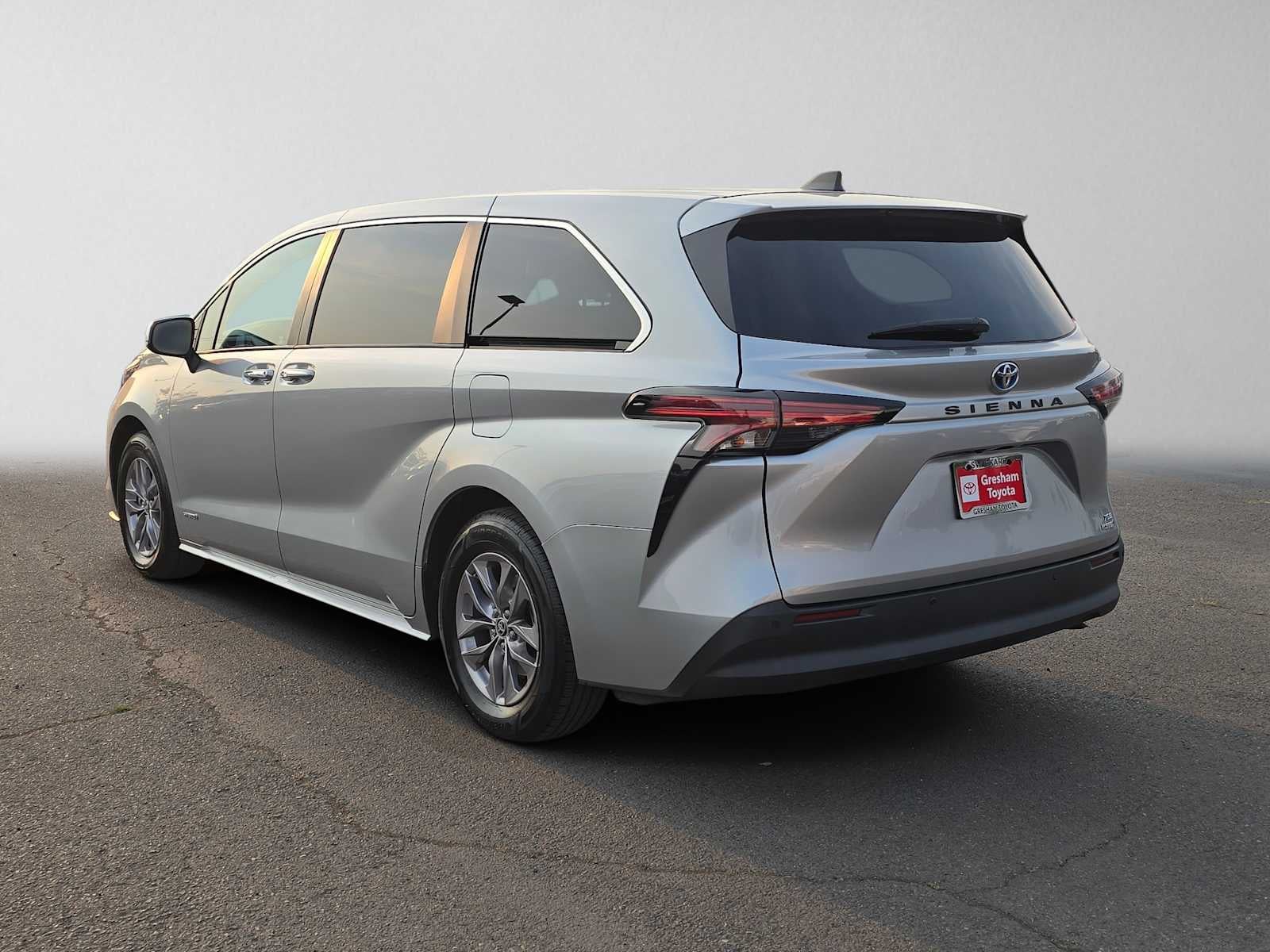 2021 Toyota Sienna XLE