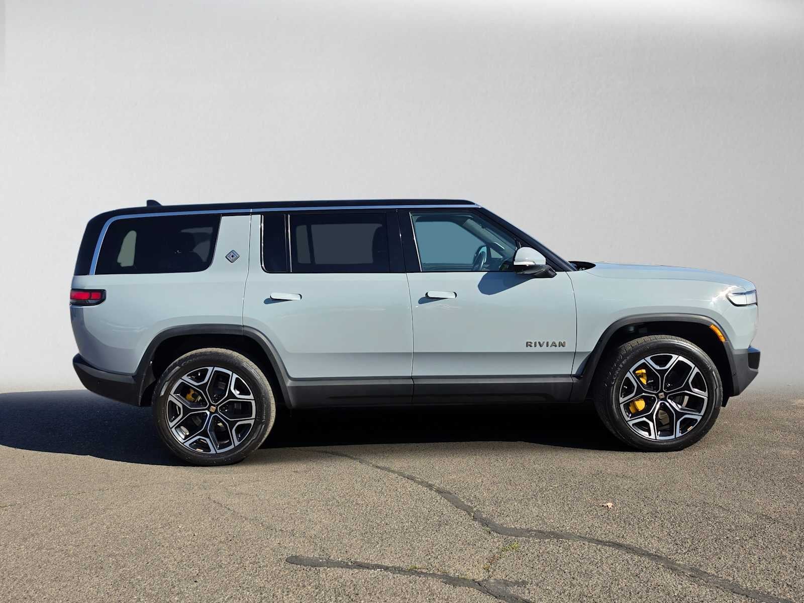 2023 Rivian R1S Adventure