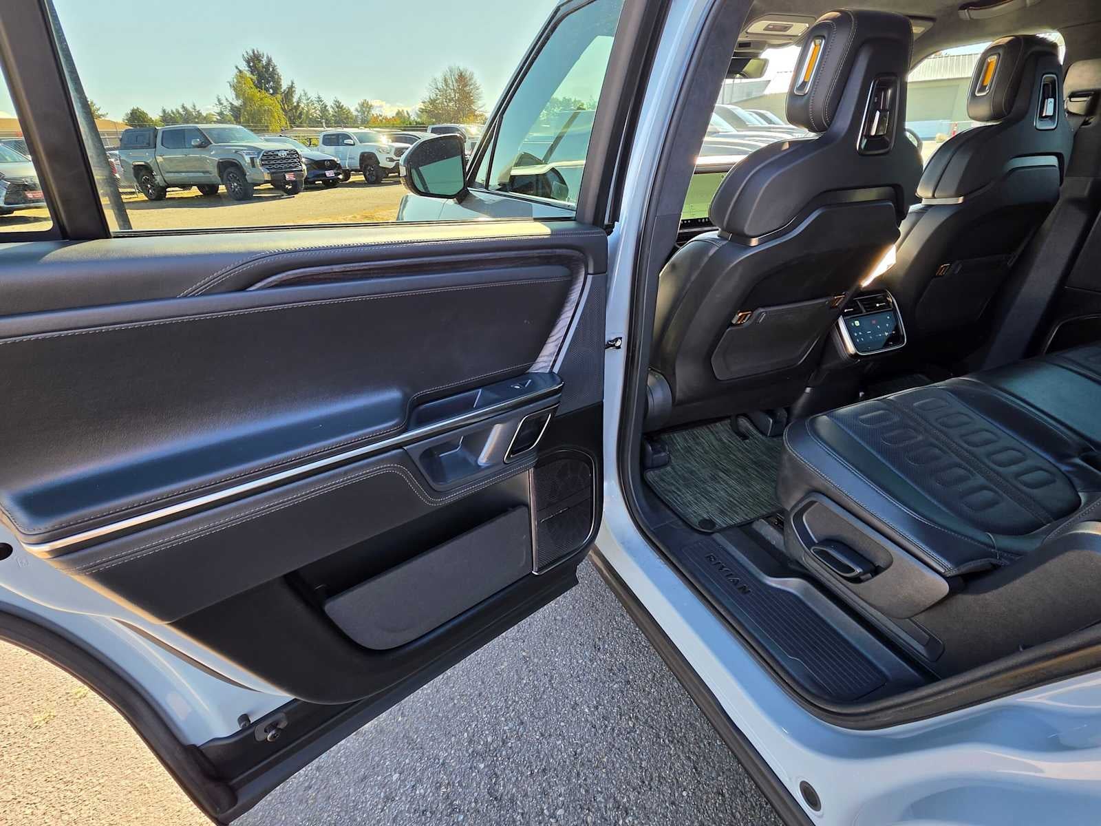 2023 Rivian R1S Adventure