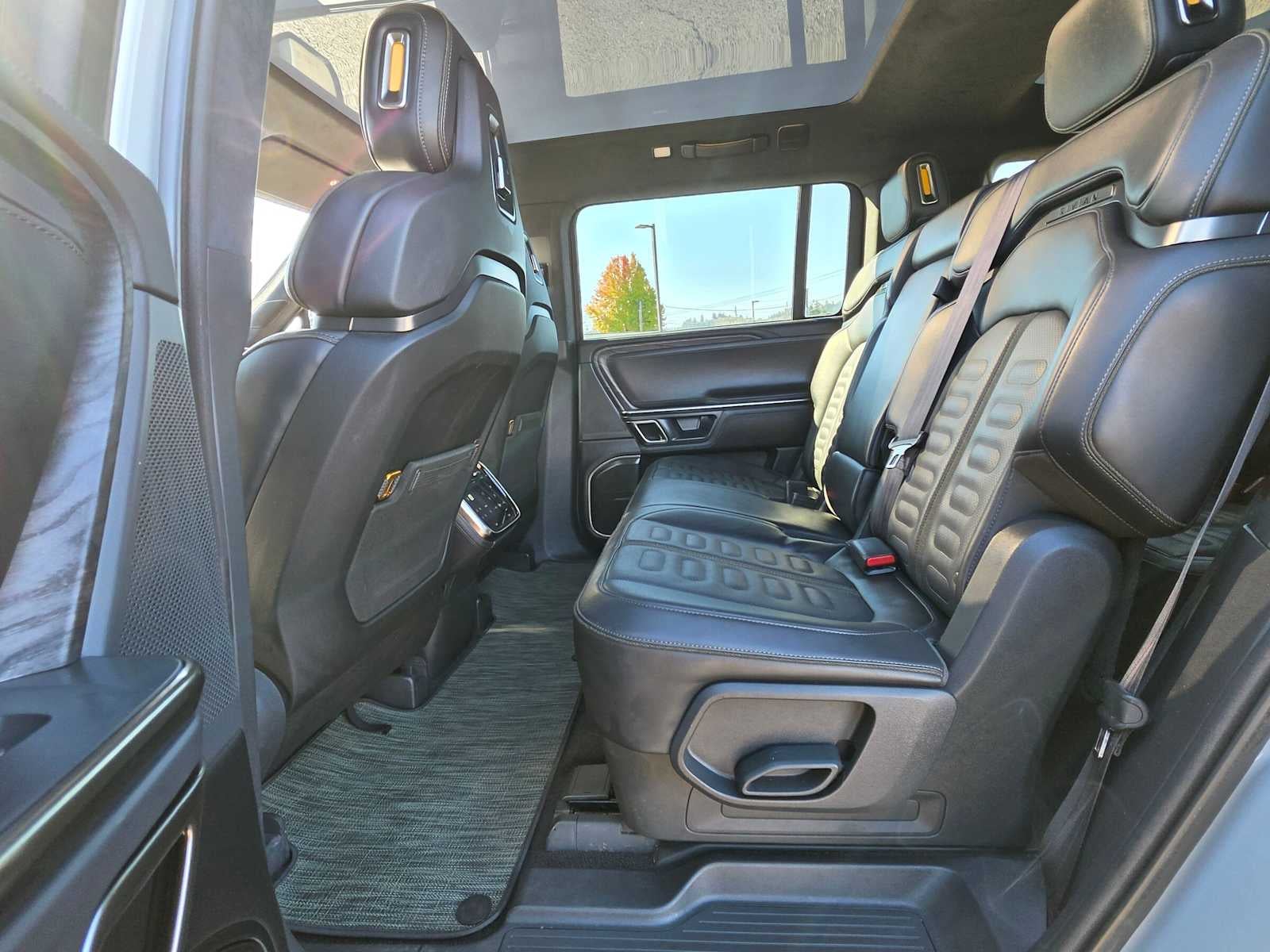 2023 Rivian R1S Adventure