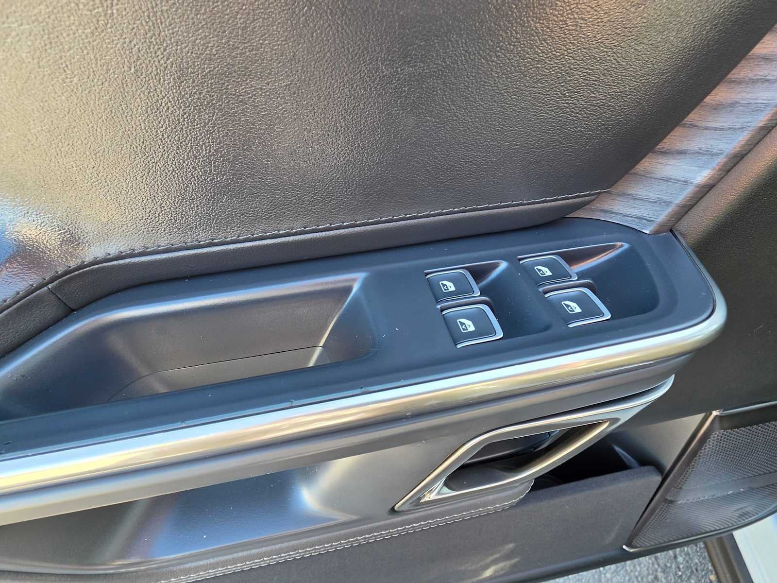 2023 Rivian R1S Adventure