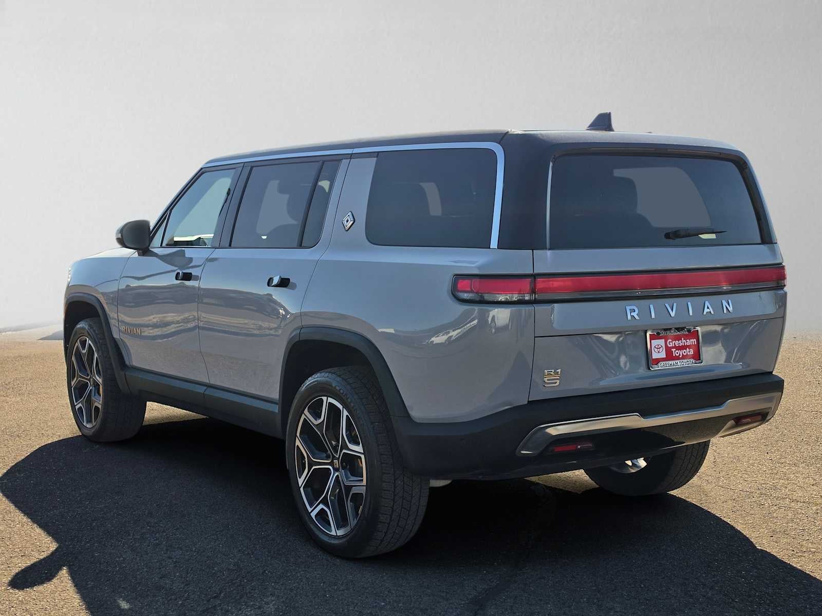 2023 Rivian R1S Adventure