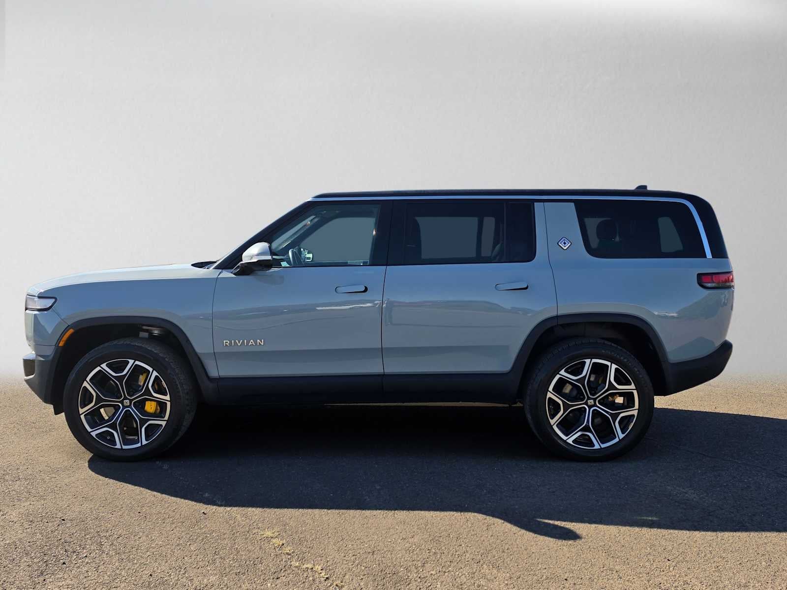 2023 Rivian R1S Adventure