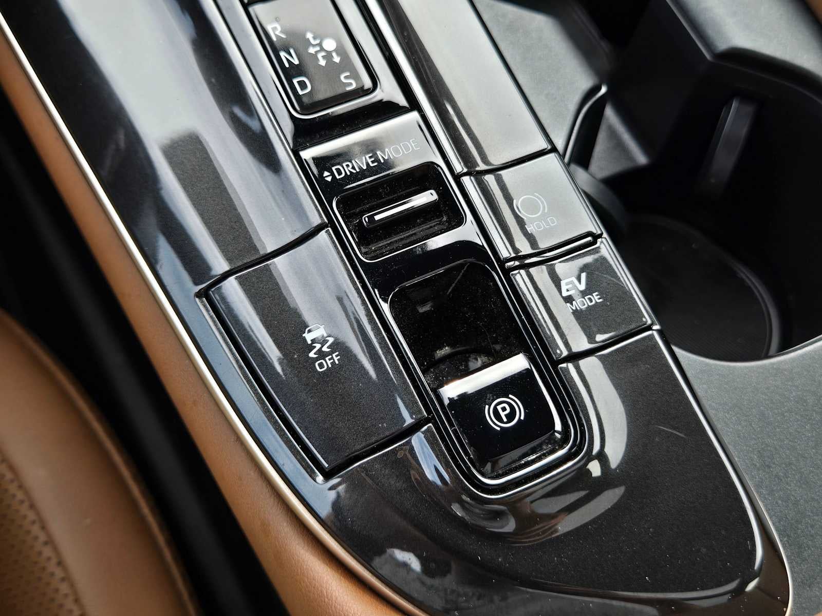 2025 Toyota Crown Signia Limited