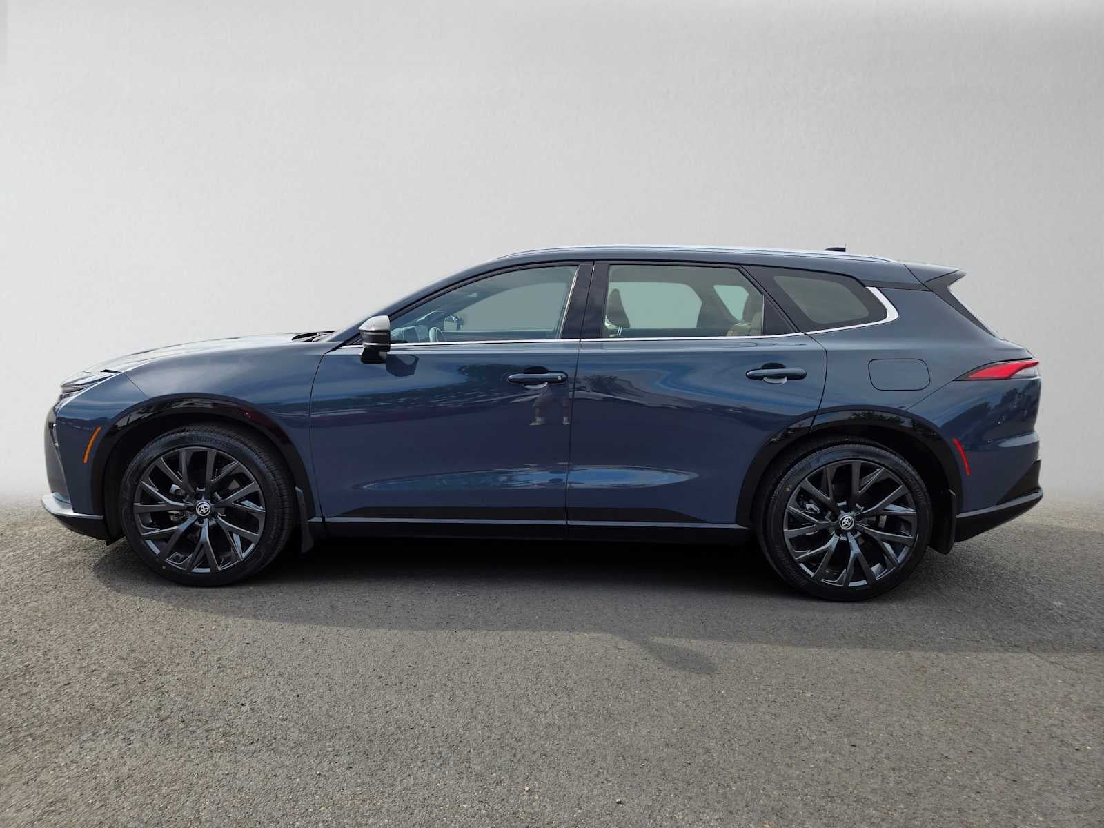 2025 Toyota Crown Signia Limited