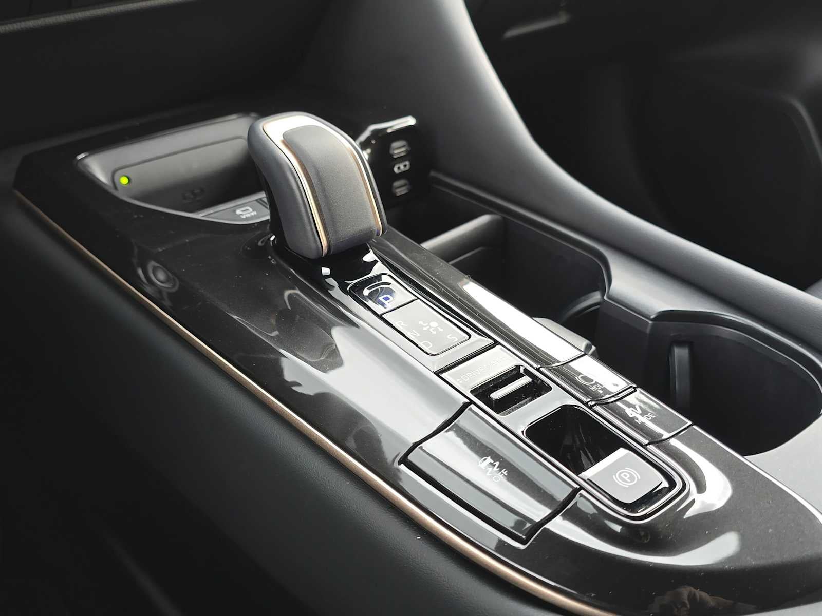 2025 Toyota Crown Signia Limited