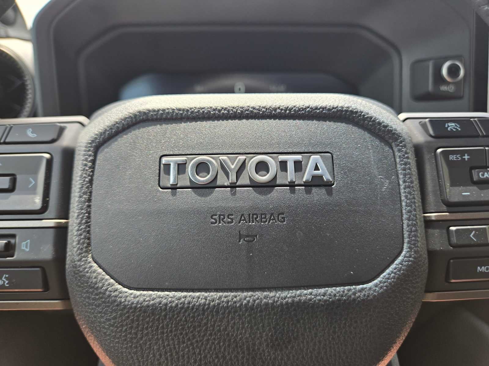 2025 Toyota Land Cruiser 4WD (Natl)