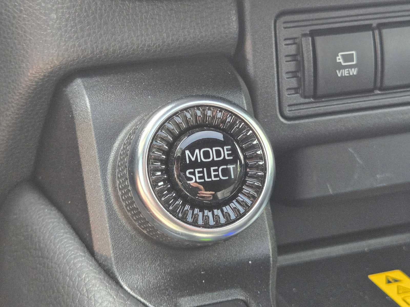 2025 Toyota Land Cruiser 4WD (Natl)