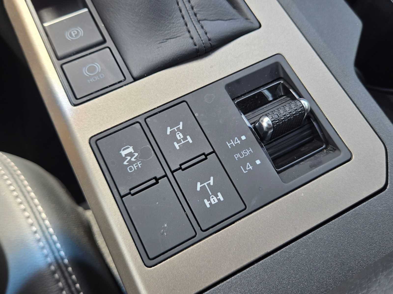 2025 Toyota Land Cruiser 4WD (Natl)