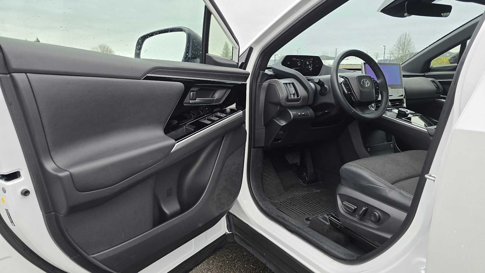 2024 Toyota bZ4X XLE