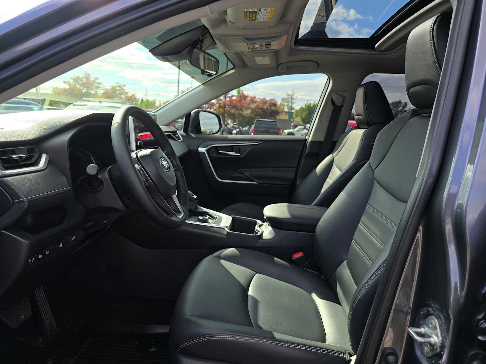 2025 Toyota RAV4 Hybrid XLE Premium