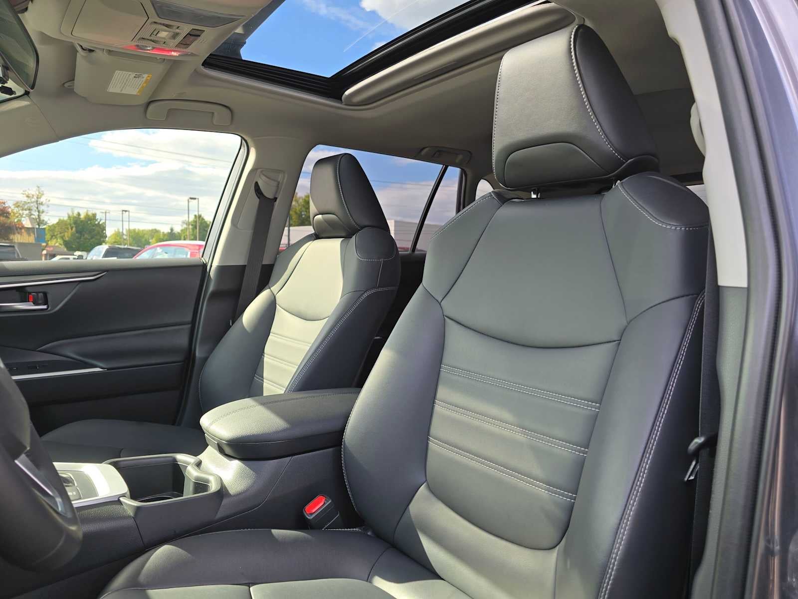 2025 Toyota RAV4 Hybrid XLE Premium