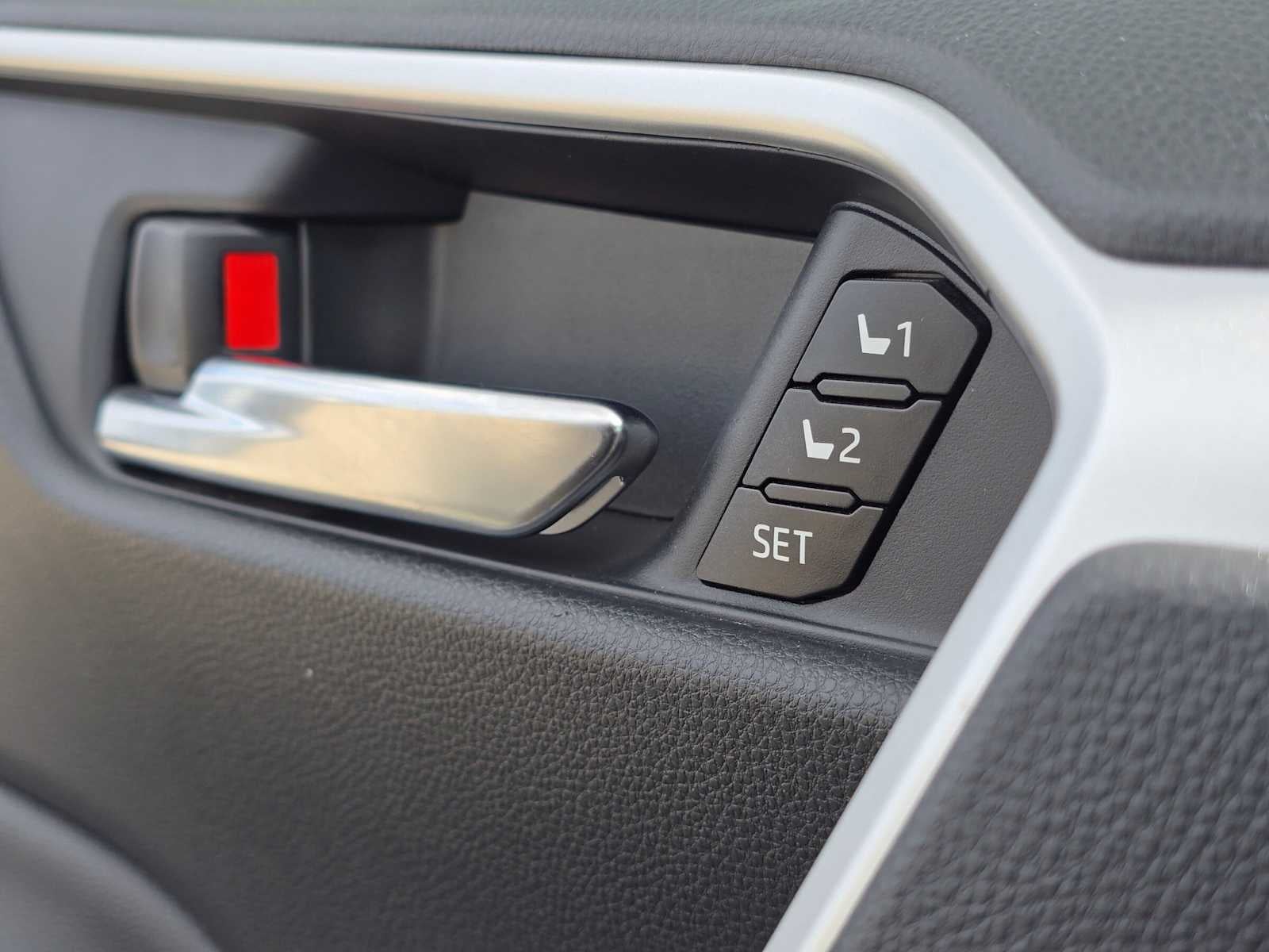 2025 Toyota RAV4 Hybrid XLE Premium