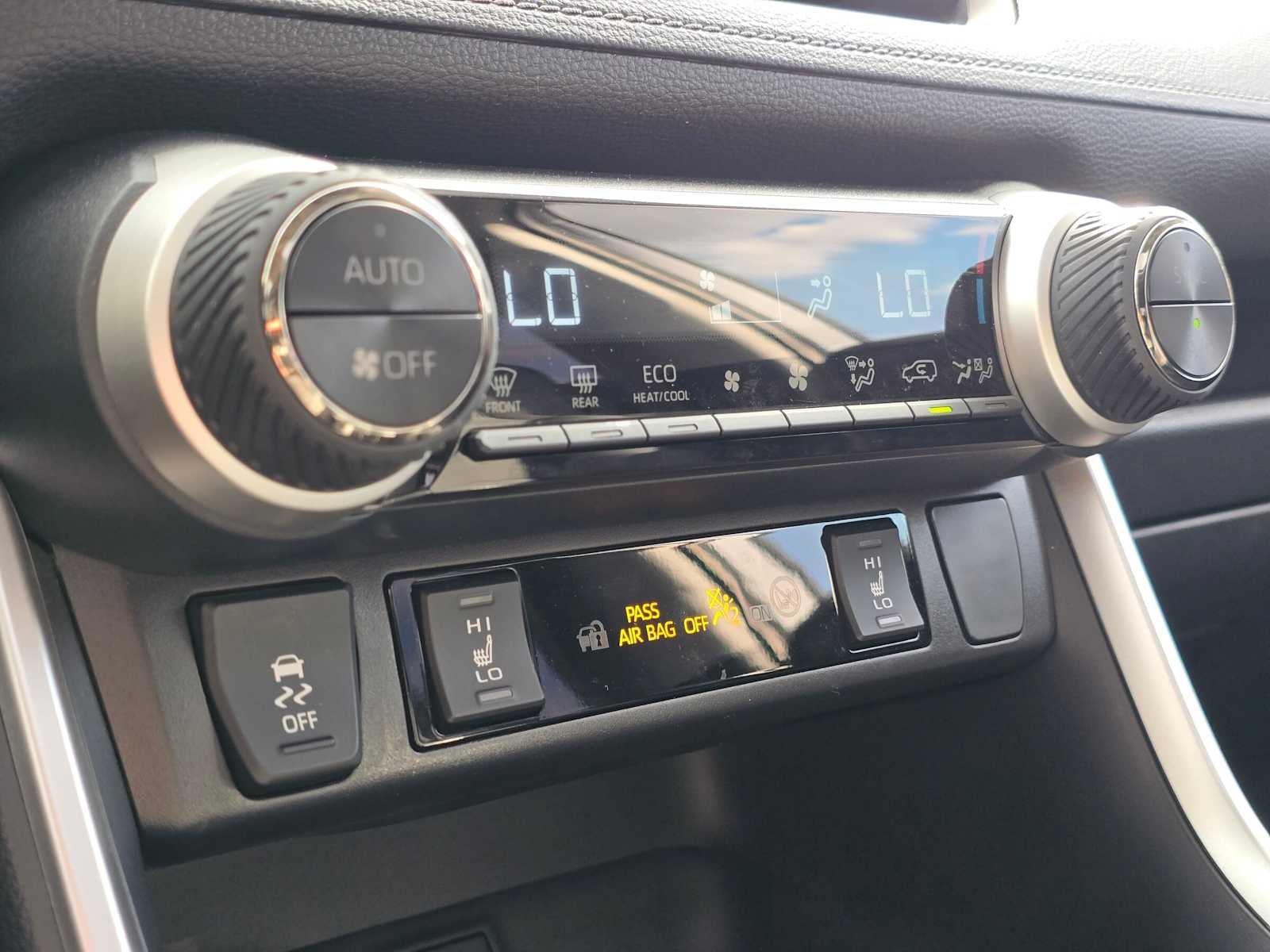2025 Toyota RAV4 Hybrid XLE Premium
