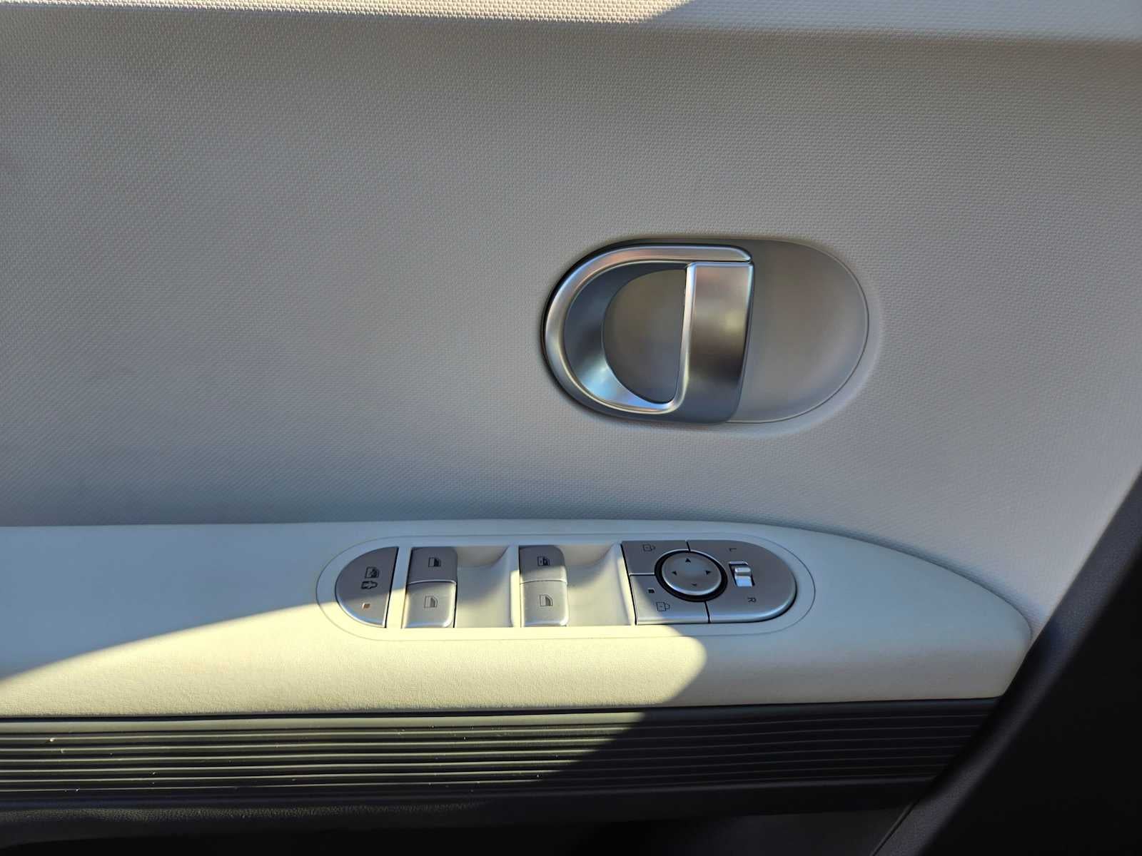2024 Hyundai IONIQ 5 SE