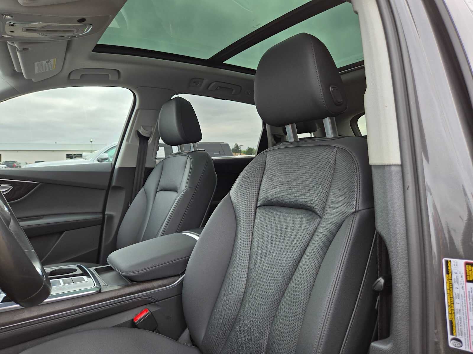 2023 Audi Q7 Premium Plus
