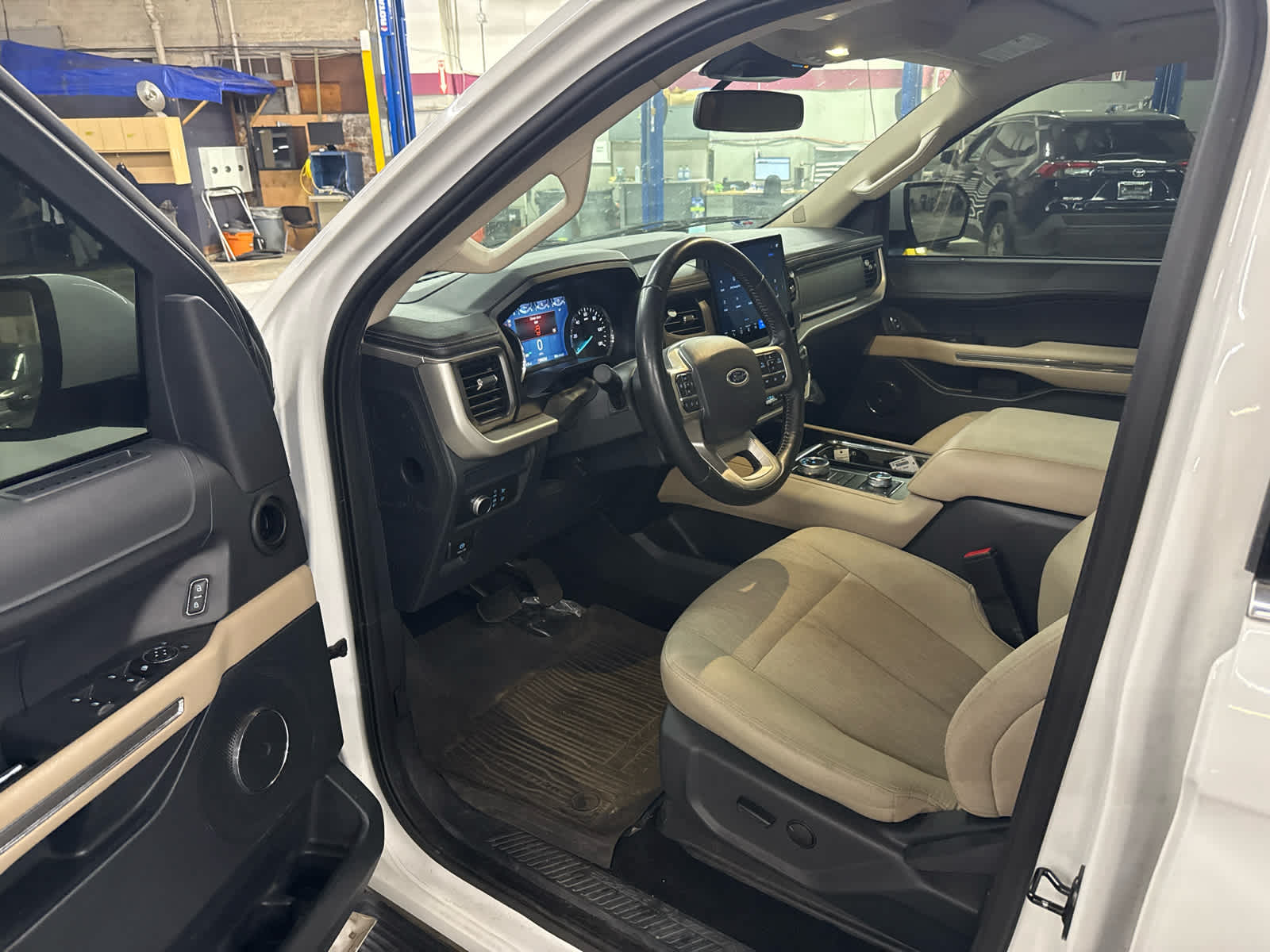 2022 Ford Expedition Max XLT