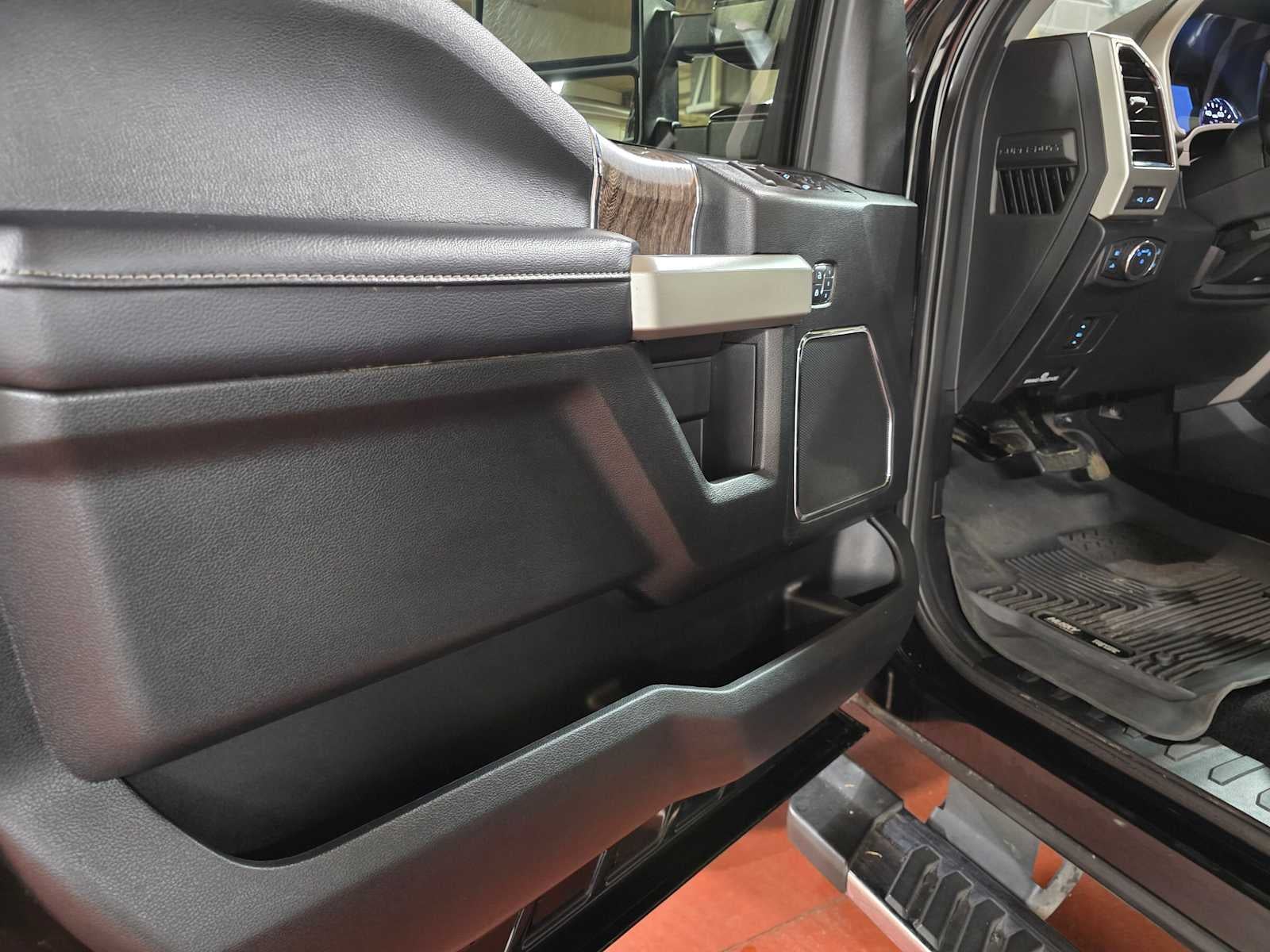 2019 Ford Super Duty F-250 SRW LARIAT