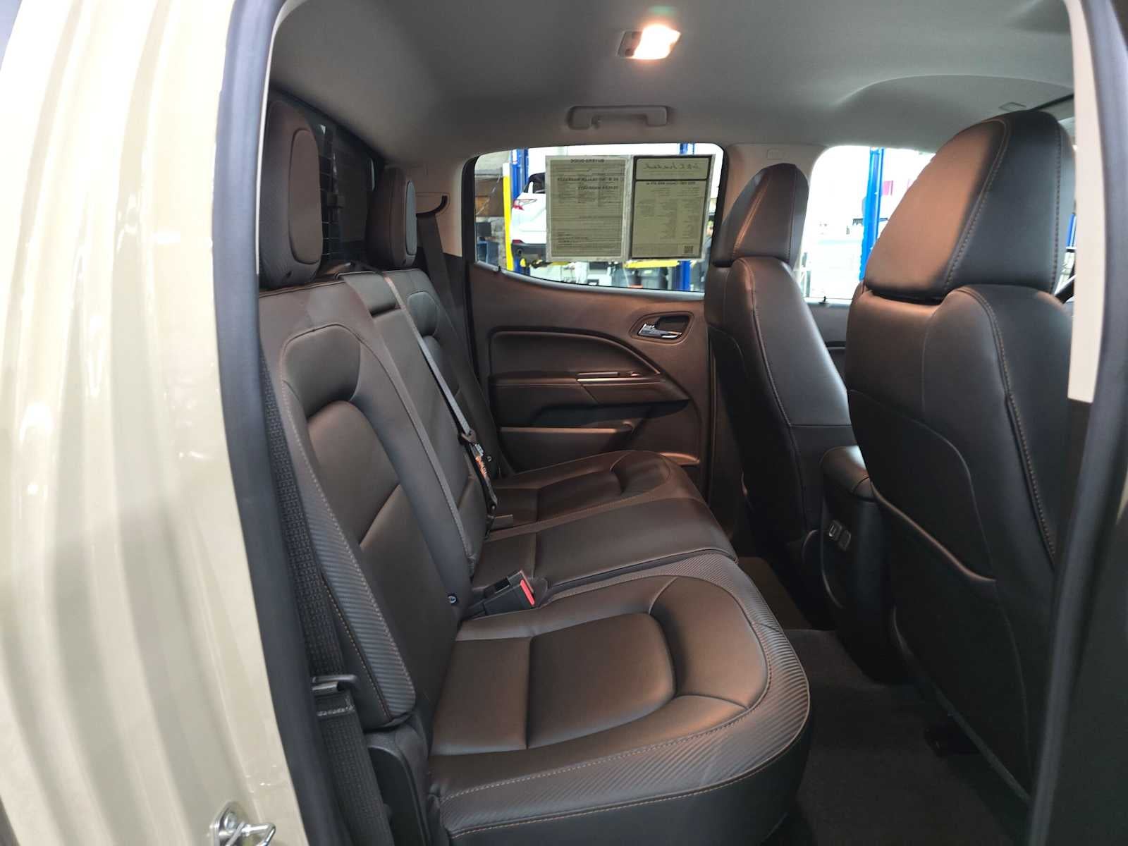 2022 GMC Canyon 4WD AT4 w/Leather