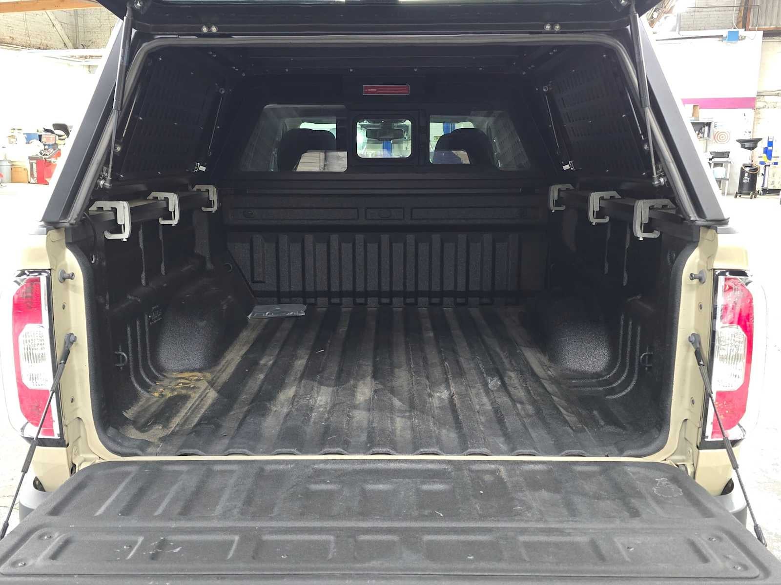 2022 GMC Canyon 4WD AT4 w/Leather