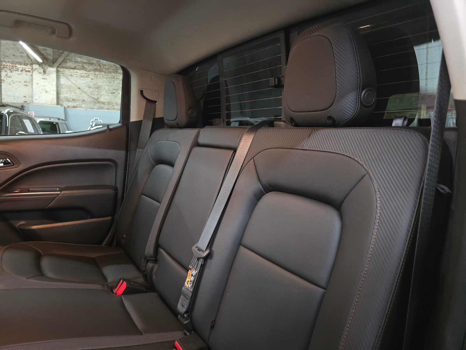 2022 GMC Canyon 4WD AT4 w/Leather