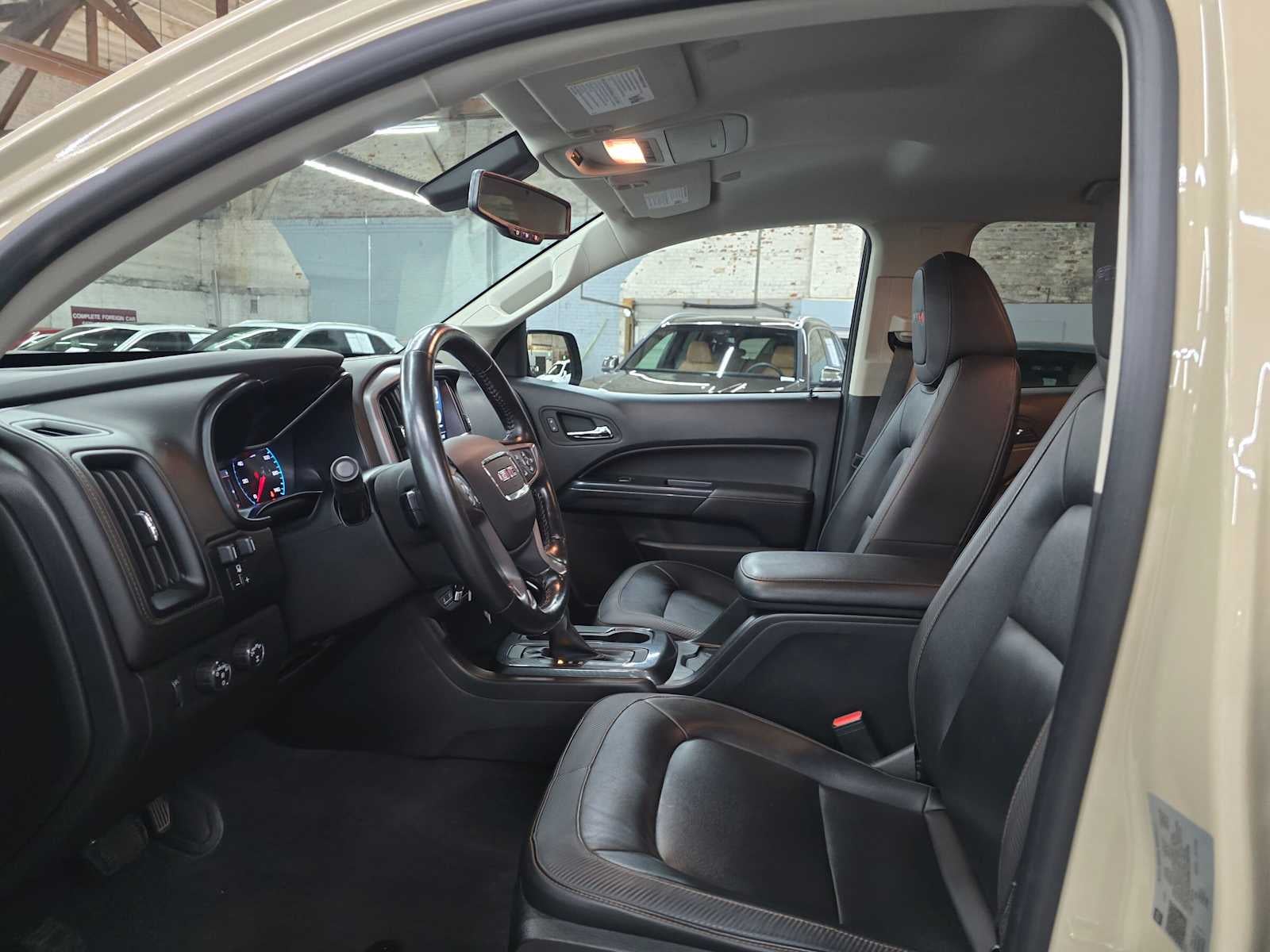 2022 GMC Canyon 4WD AT4 w/Leather