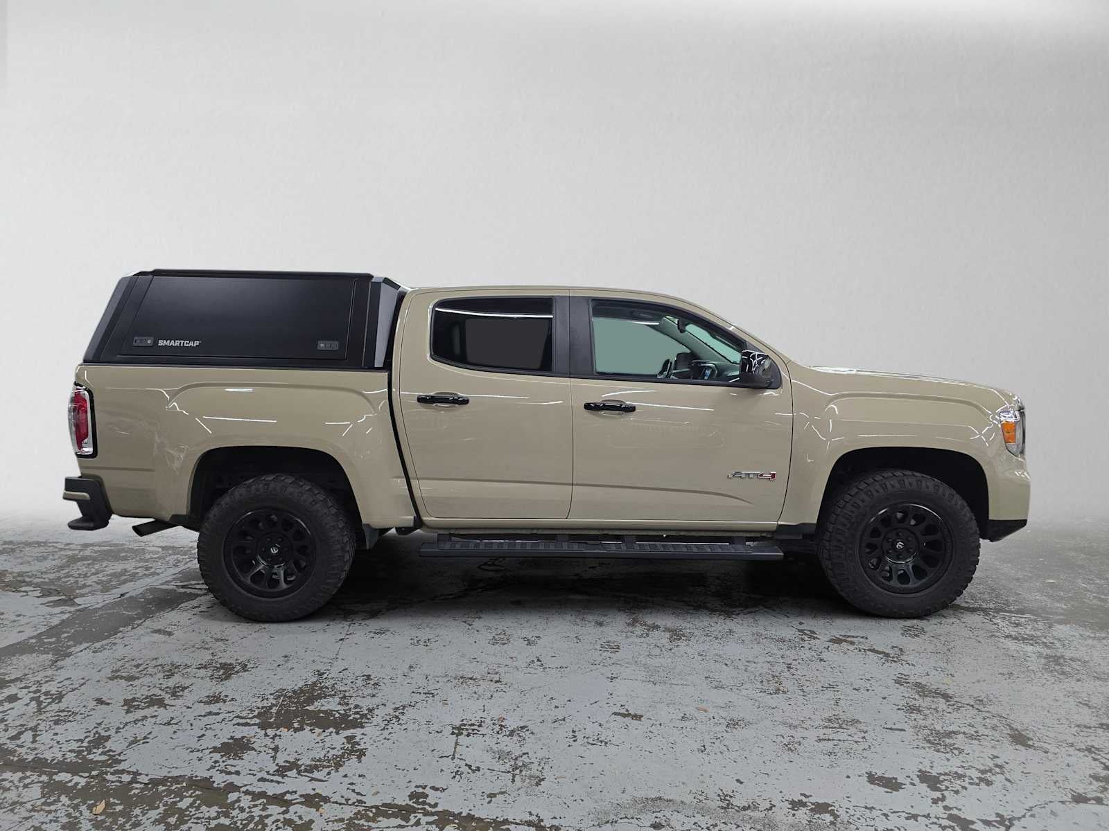 2022 GMC Canyon 4WD AT4 w/Leather