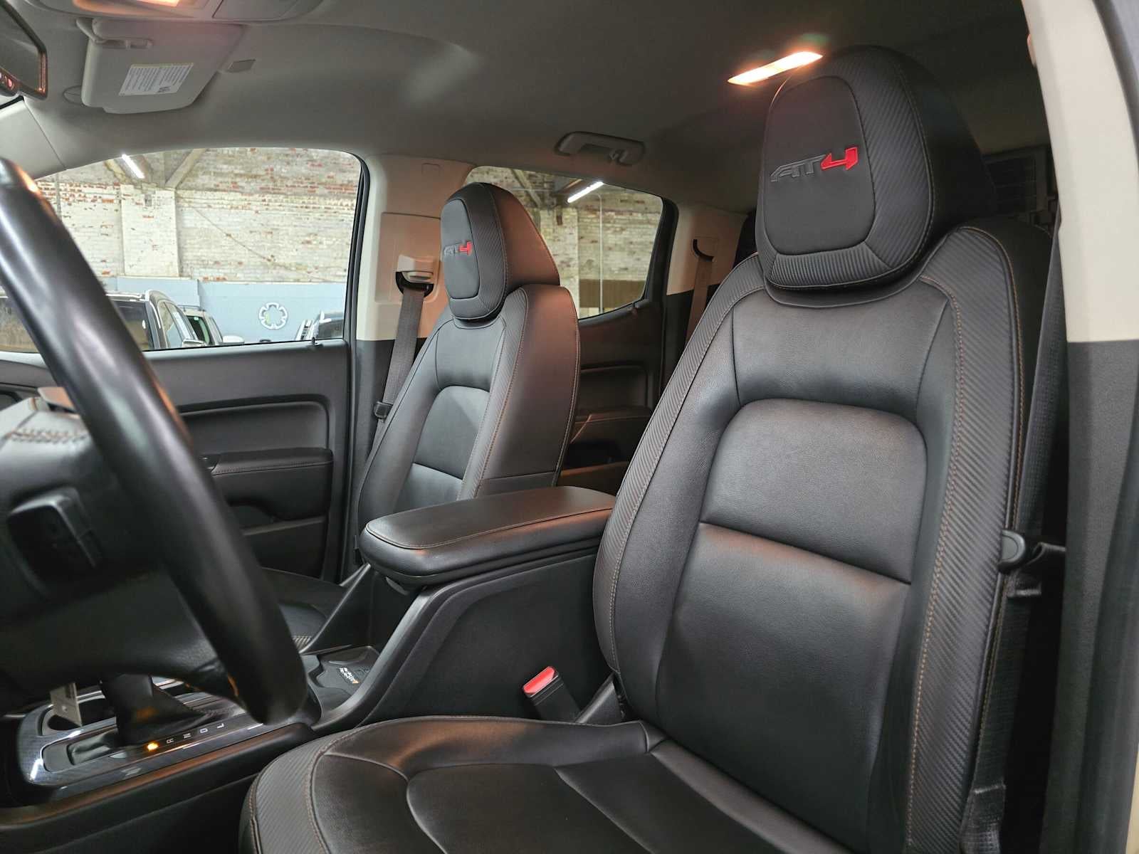 2022 GMC Canyon 4WD AT4 w/Leather