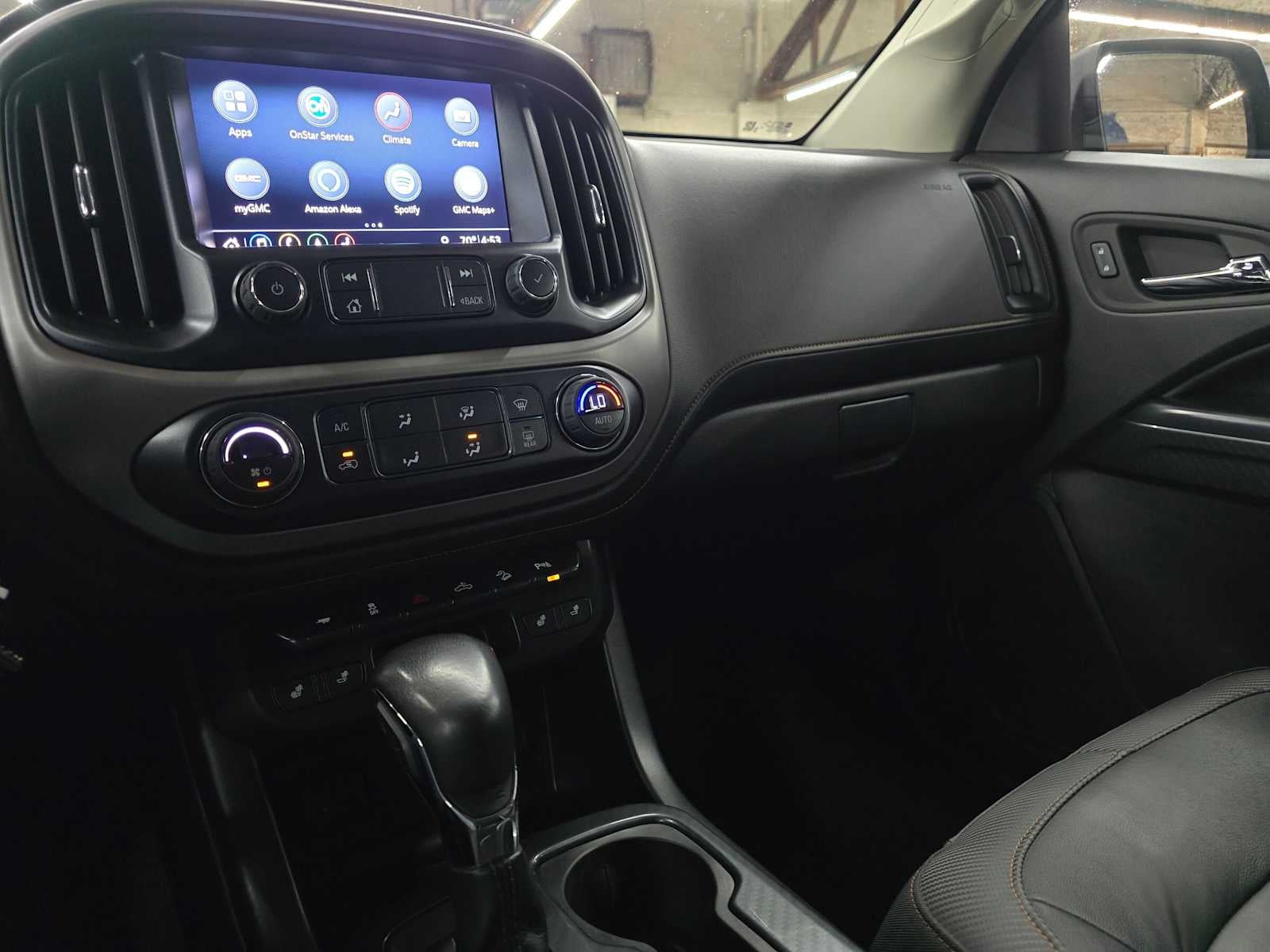 2022 GMC Canyon 4WD AT4 w/Leather