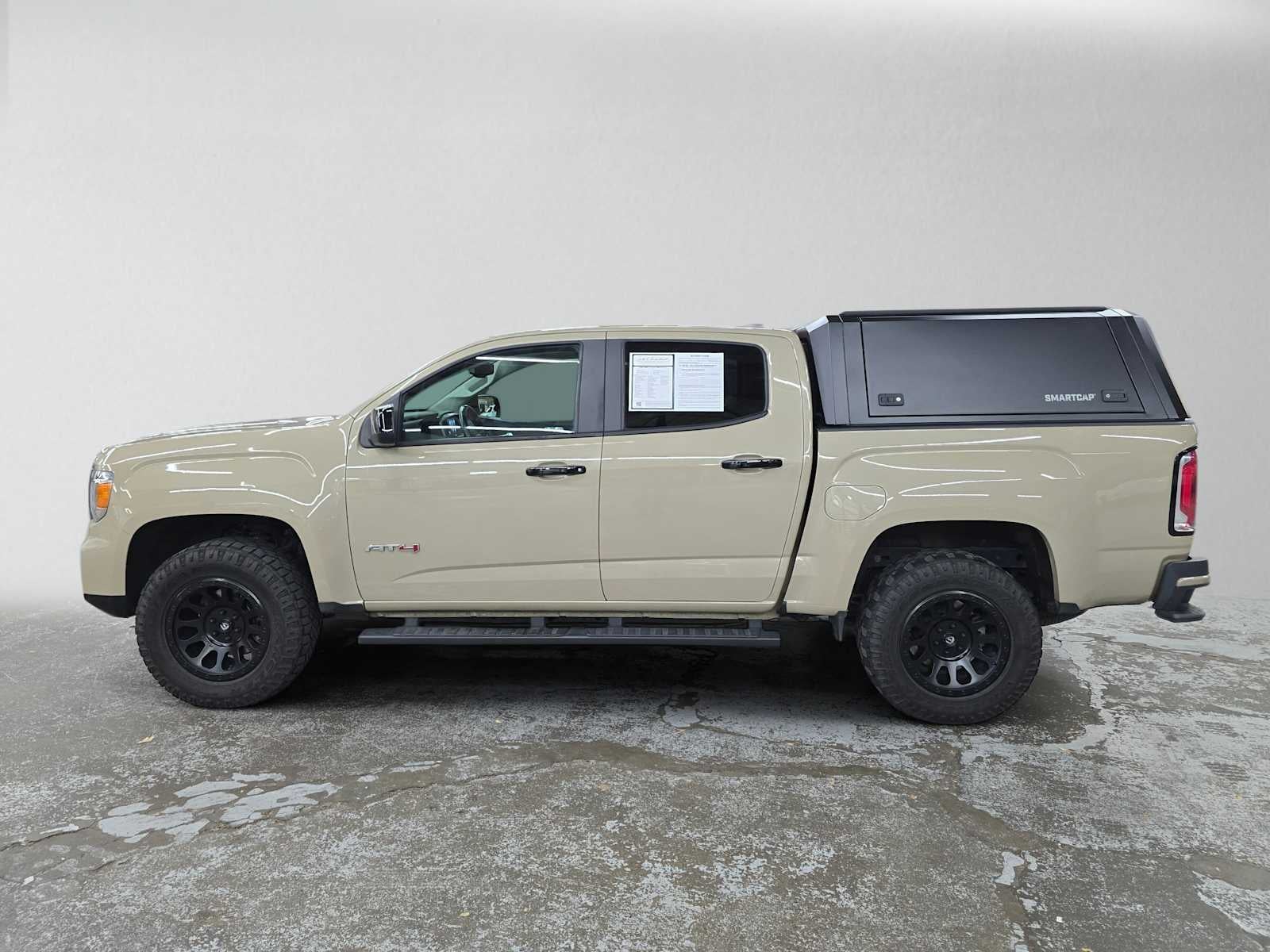 2022 GMC Canyon 4WD AT4 w/Leather
