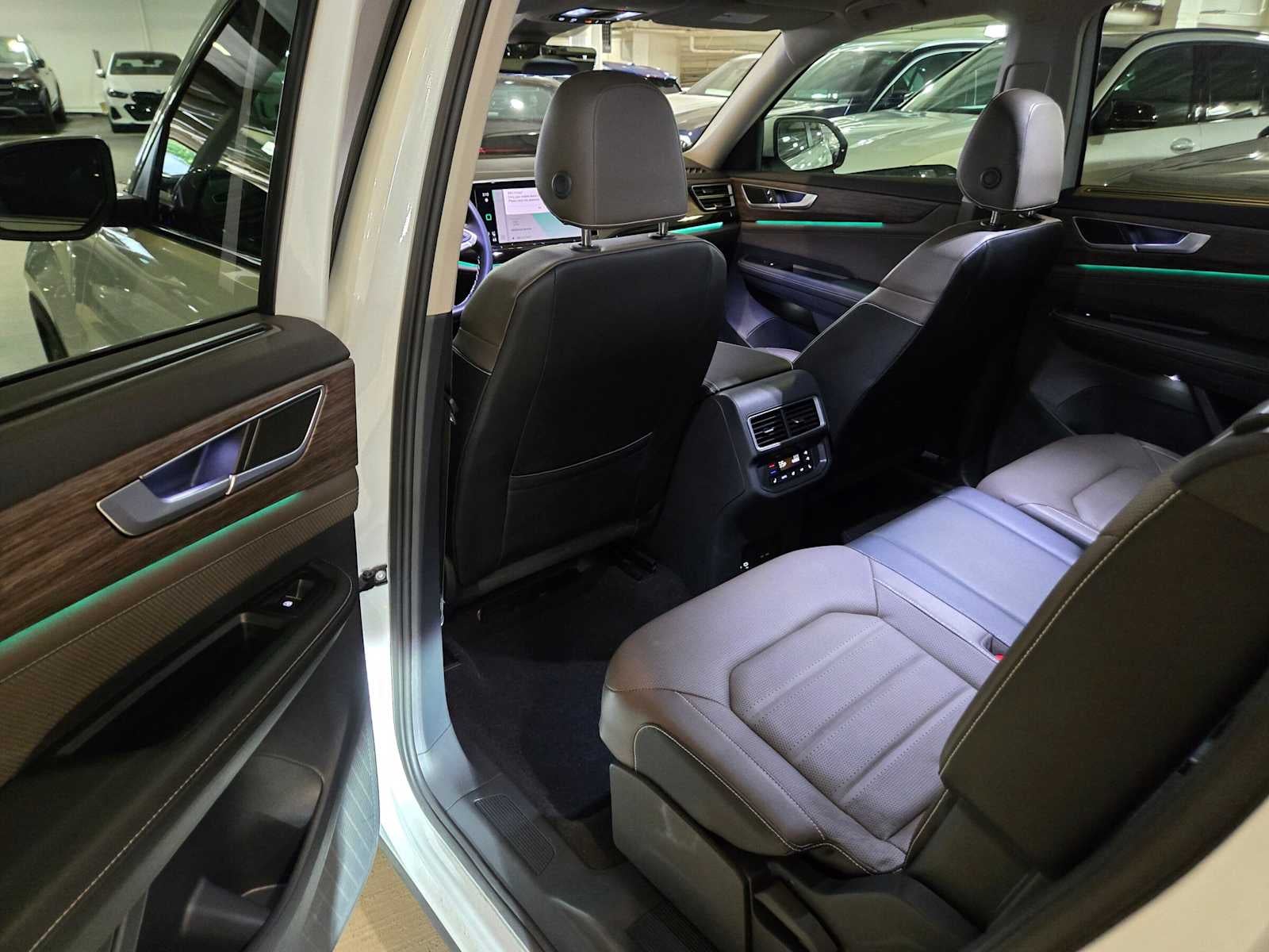 2025 Volkswagen Atlas 2.0T SEL