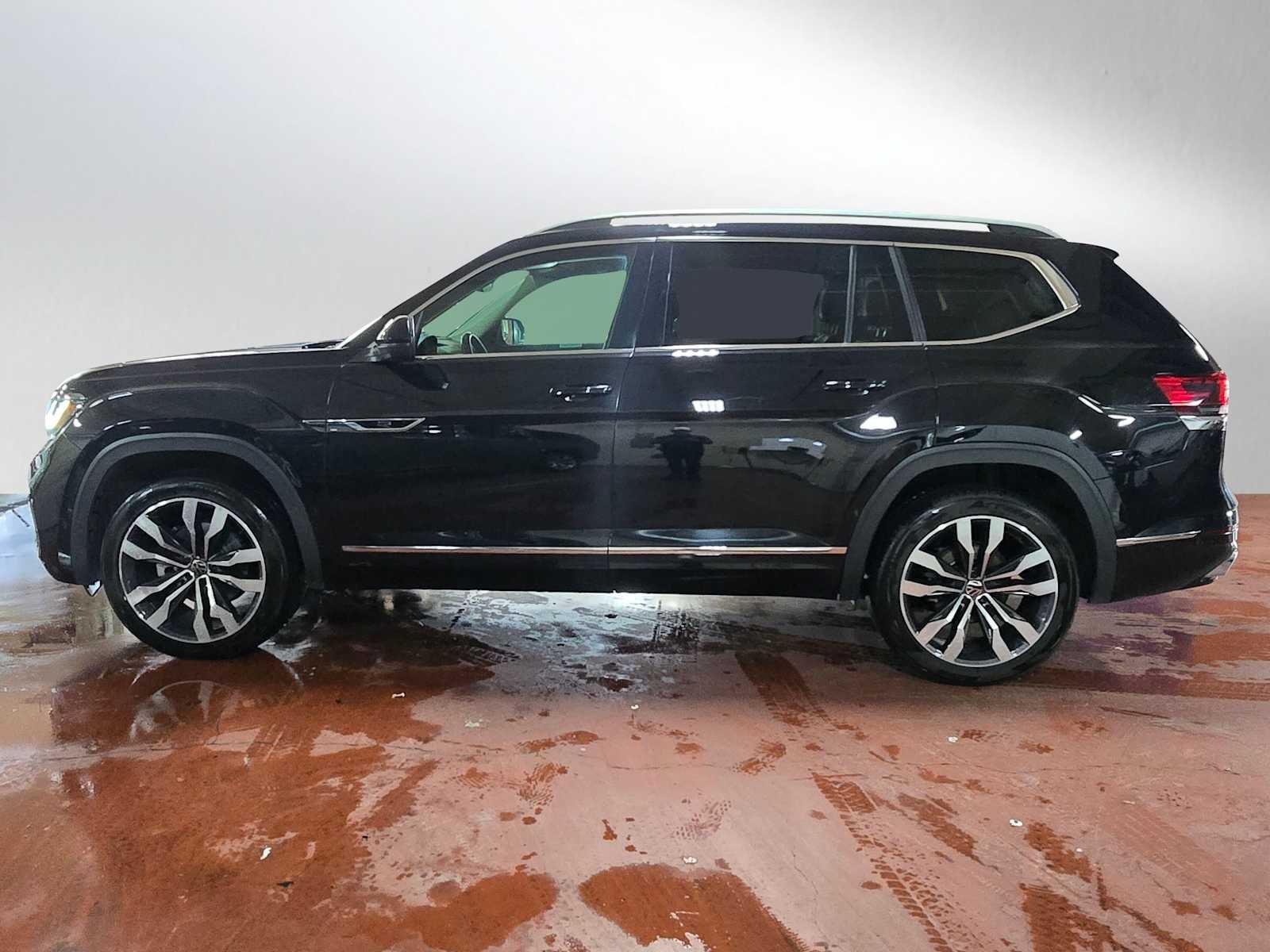 2022 Volkswagen Atlas 3.6L V6 SEL Premium R-Line