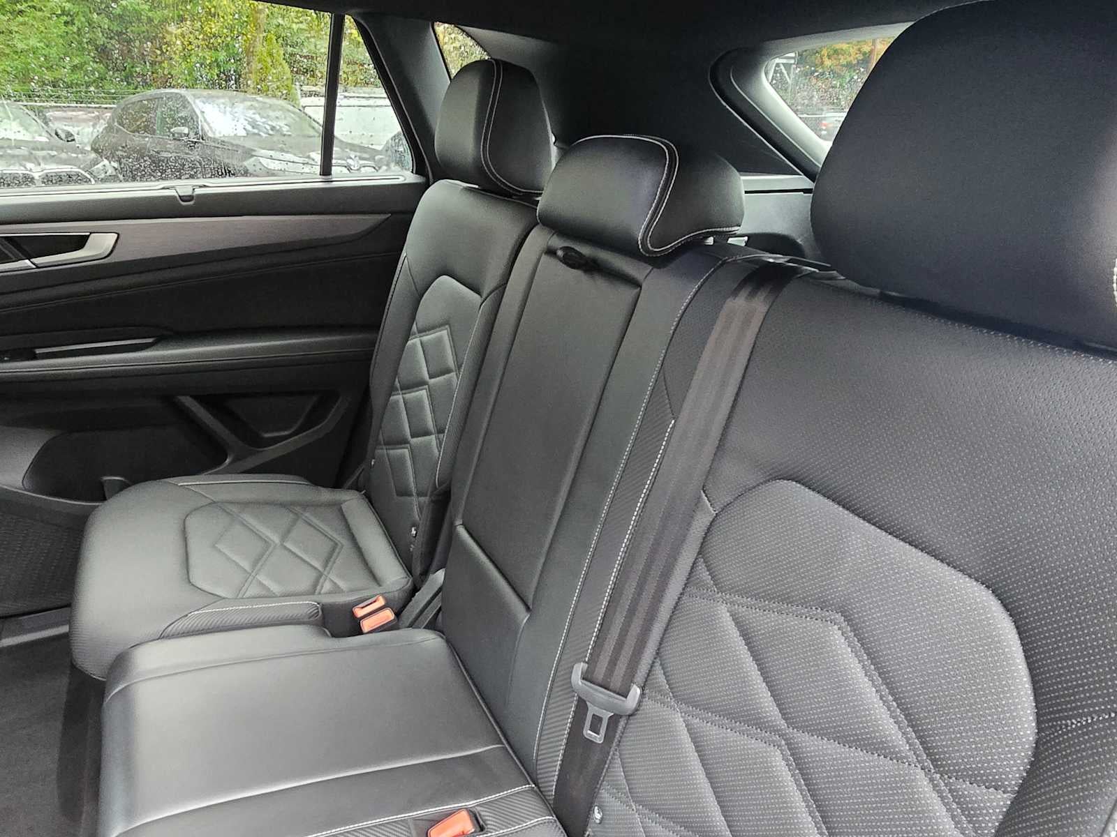 2025 Volkswagen Atlas Cross Sport 2.0T SE w/Technology