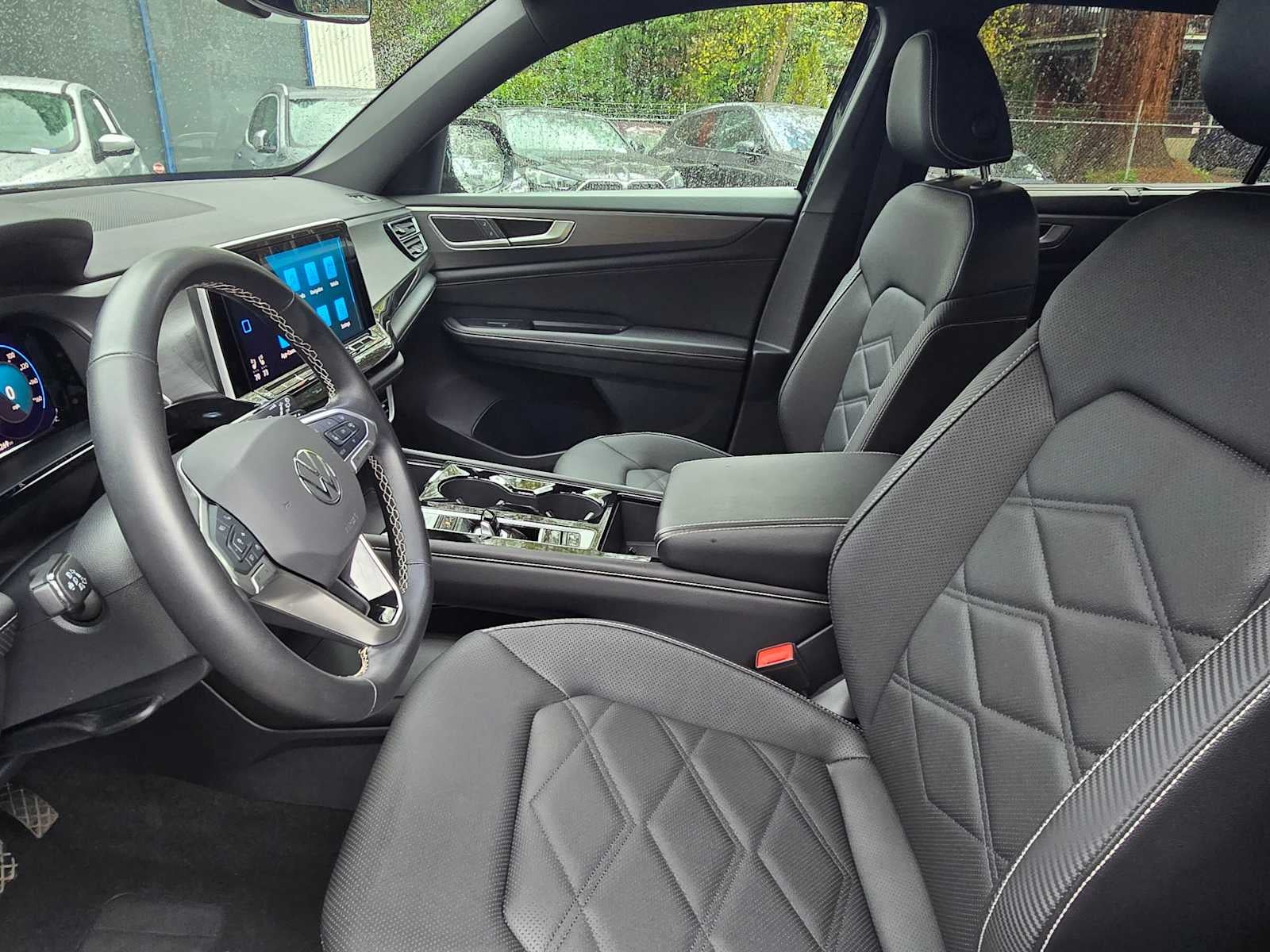 2025 Volkswagen Atlas Cross Sport 2.0T SE w/Technology