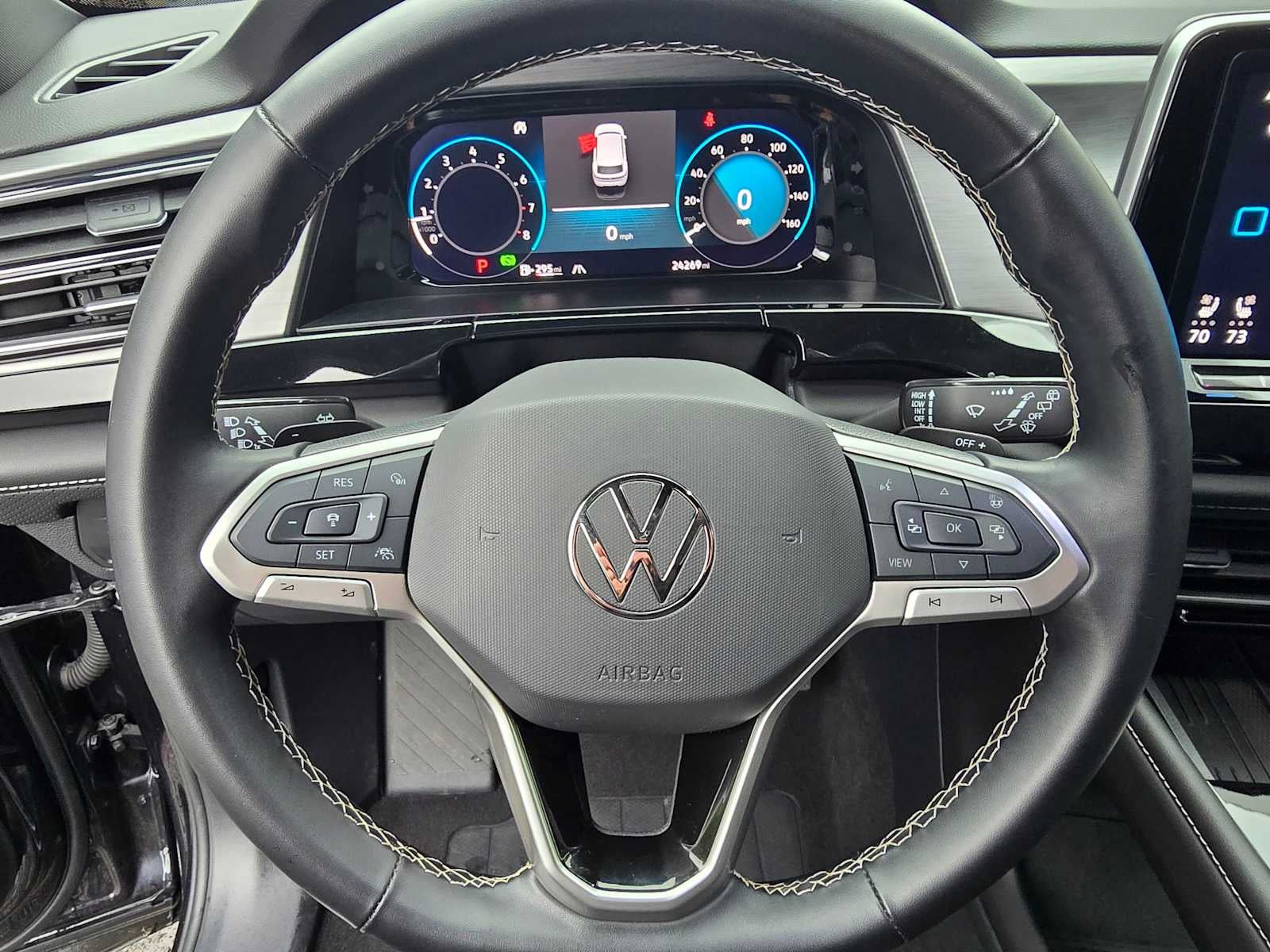 2025 Volkswagen Atlas Cross Sport 2.0T SE w/Technology