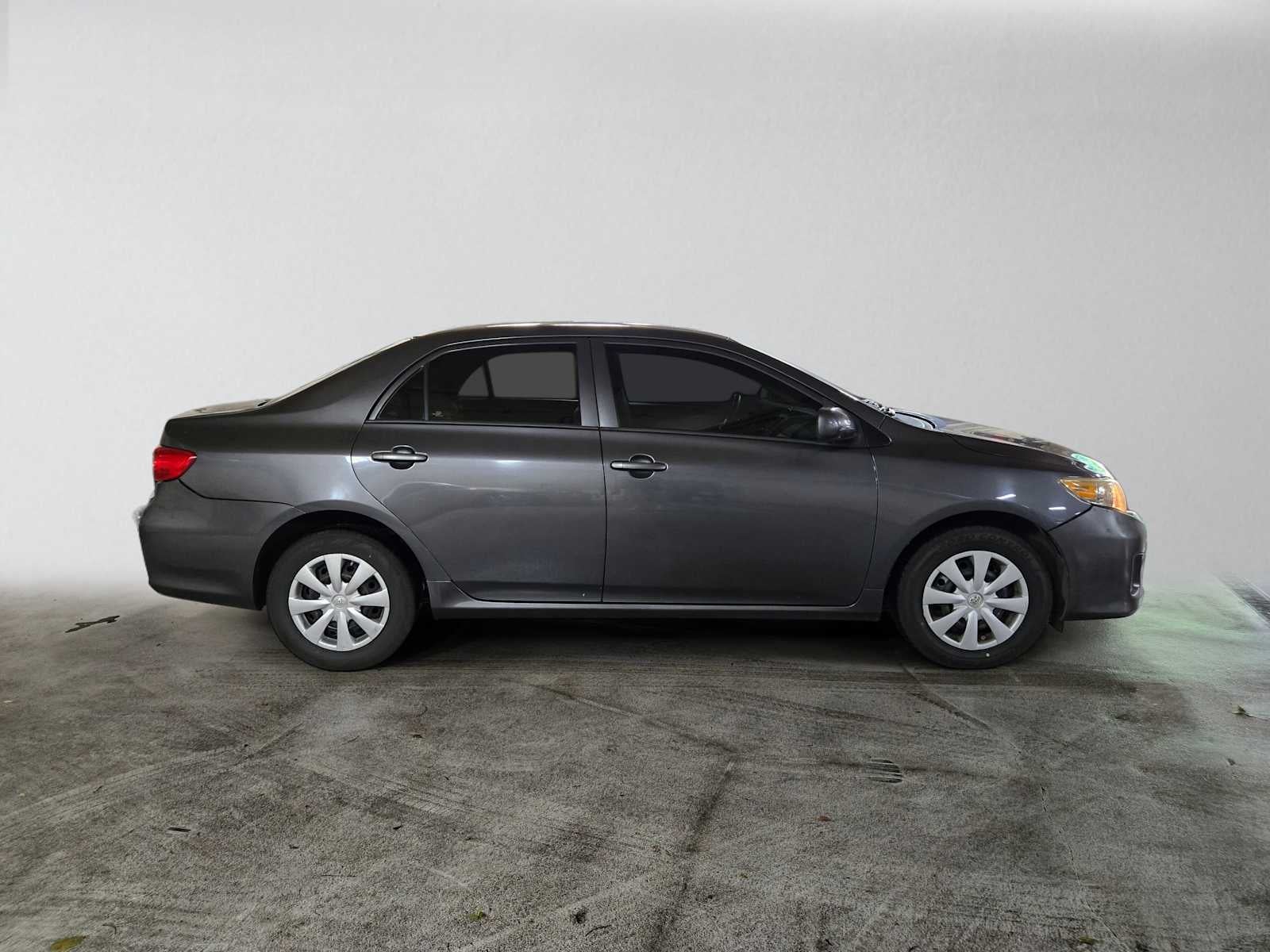 Used 2013 Toyota Corolla LE with VIN 2T1BU4EE8DC950398 for sale in Portland, OR