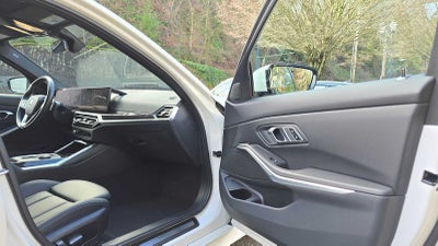 2023 BMW 330e xDrive 330e xDrive