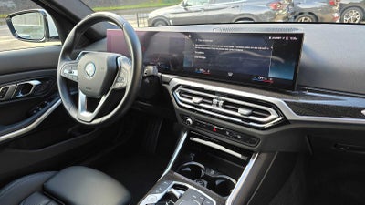 2023 BMW 330e xDrive 330e xDrive