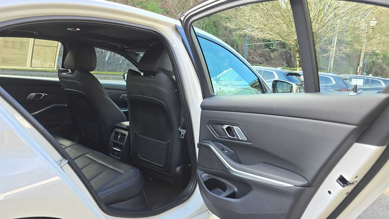 2023 BMW 330e xDrive 330e xDrive