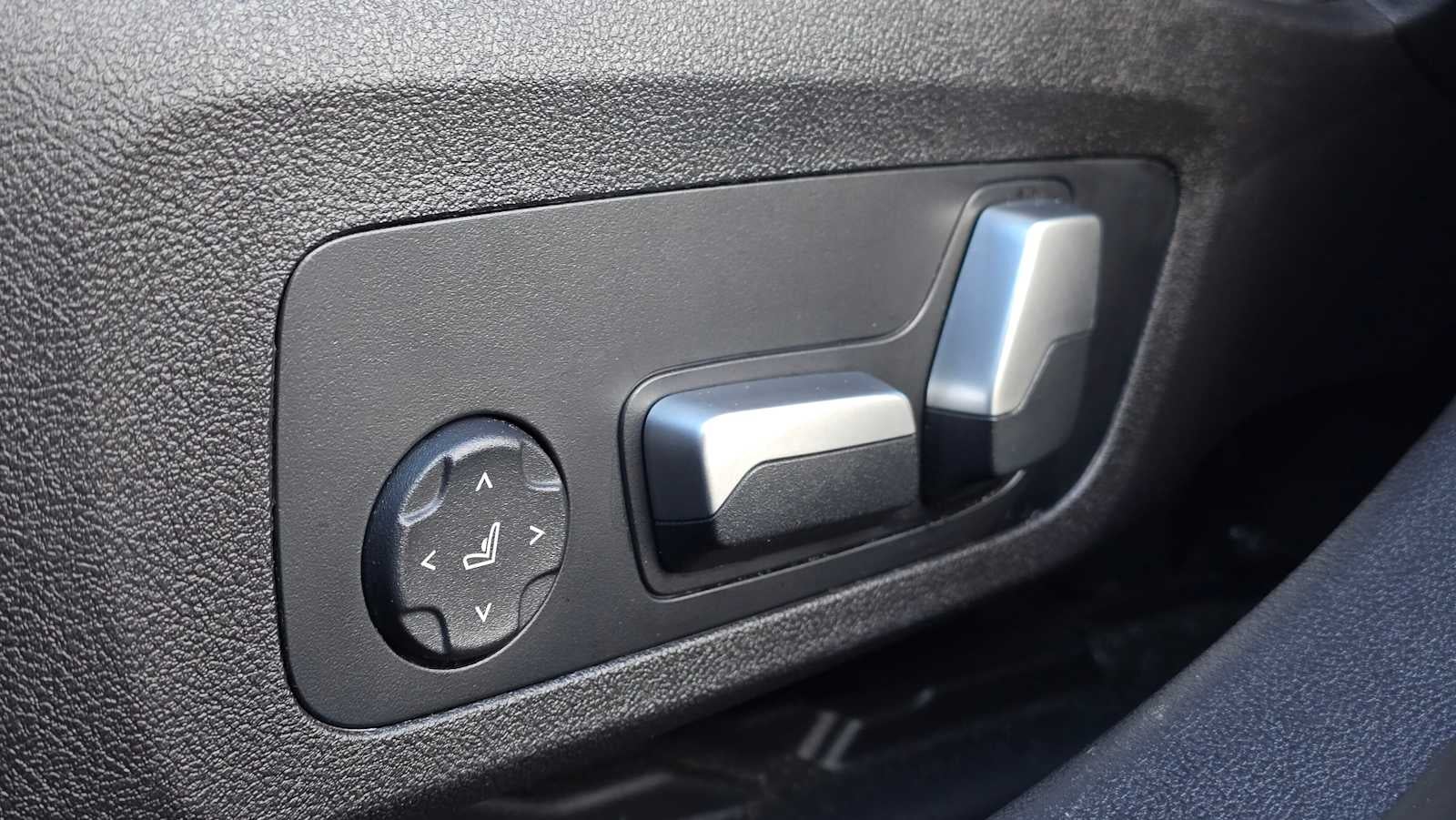 2023 BMW 330e xDrive 330e xDrive