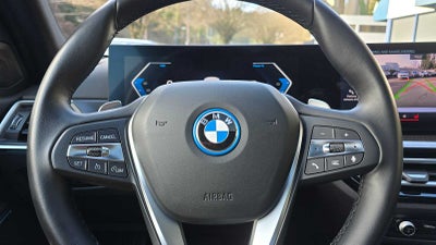2023 BMW 330e xDrive 330e xDrive