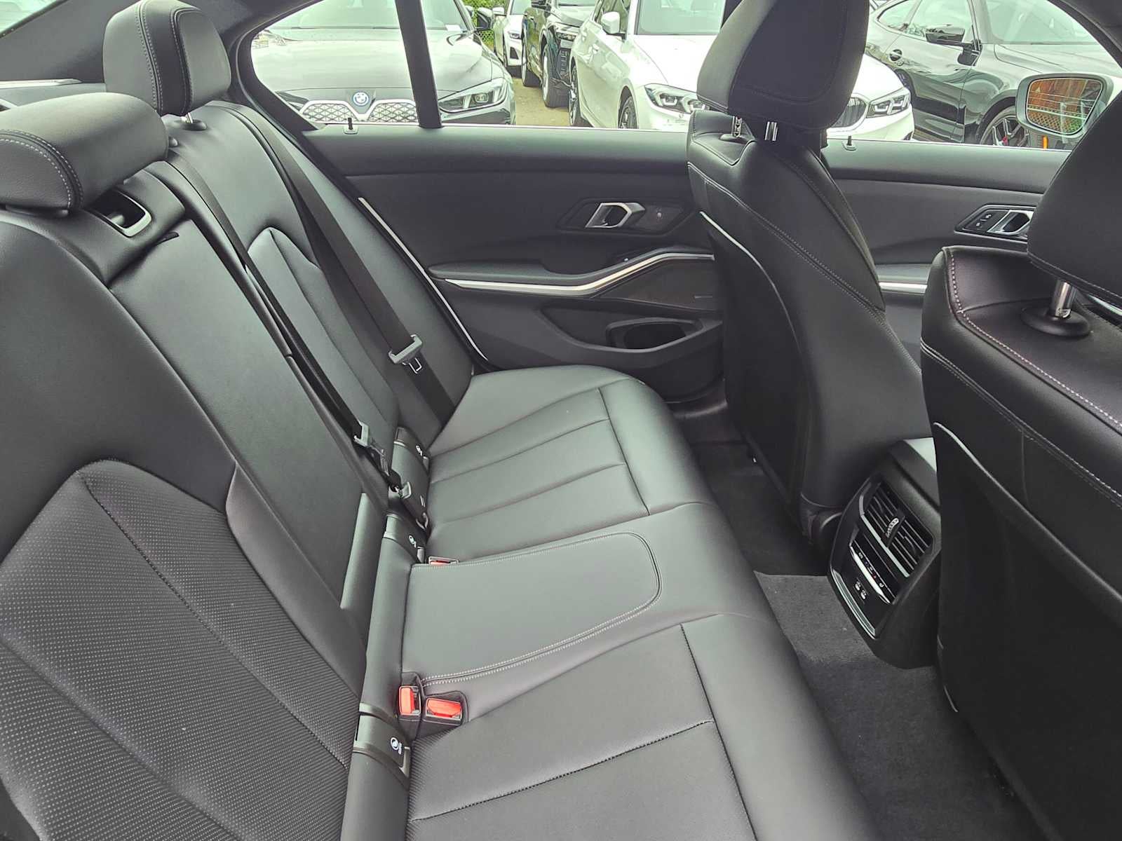 2025 BMW 330i xDrive 330i xDrive