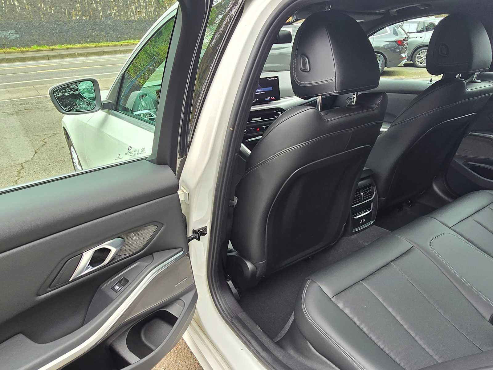 2025 BMW 330i xDrive 330i xDrive